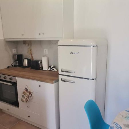 Blue Central Apt 10 Min To The Port/ Wash Machine Lavrio Exterior photo