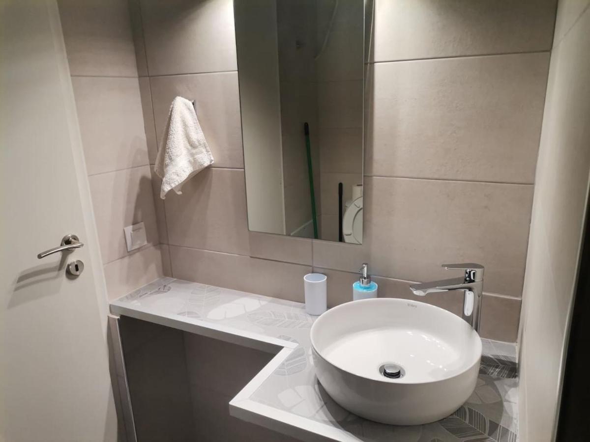 Blue Central Apt 10 Min To The Port/ Wash Machine Lavrio Exterior photo
