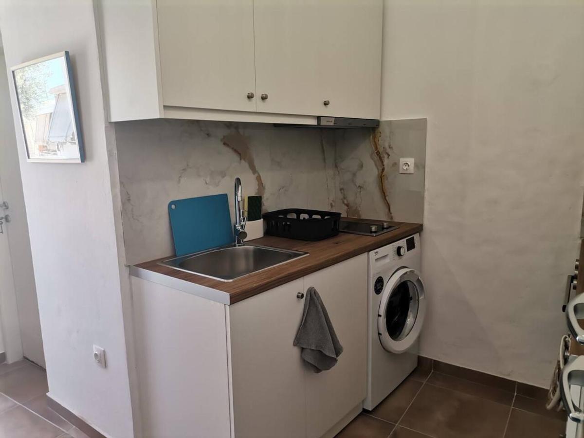 Blue Central Apt 10 Min To The Port/ Wash Machine Lavrio Exterior photo