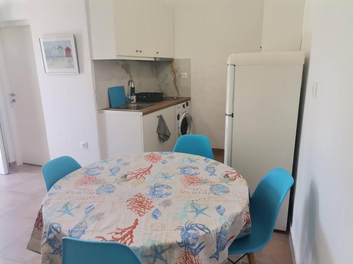 Blue Central Apt 10 Min To The Port/ Wash Machine Lavrio Exterior photo
